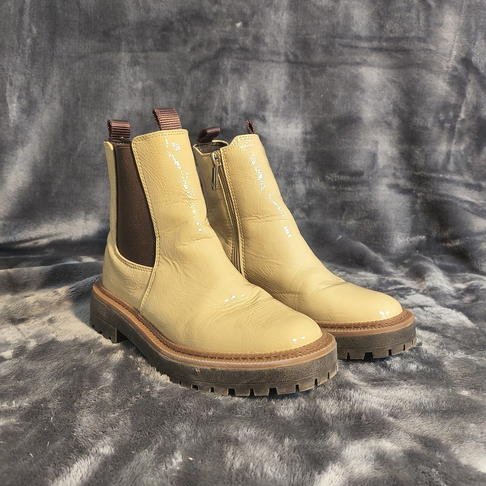 Sam Edelman Laguna Chelsea boot in tan/yellow patent leather W a lug sole Kid 1